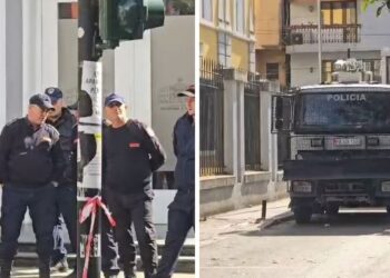 Protesta e studentëve, prani e shtuar e policisë te Ministria e Arsimit, në gatishmëri edhe autoboti i ujit