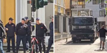 Protesta e studentëve, prani e shtuar e policisë te Ministria e Arsimit, në gatishmëri edhe autoboti i ujit