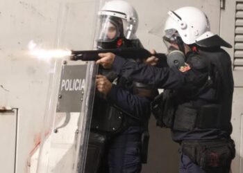 Dhuna ndaj gazetarëve gjatë protestave, reagon AGSH: Dy reporterë të Reuters u goditën me fishekë gome