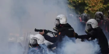 Kongresmeni amerikan dënon dhunën e policisë ndaj protestuesve në Shqipëri: E papranueshme!