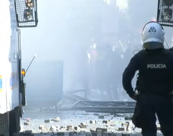 Vijon protesta e studentëve/ Policia shoqëron 9 persona, disa të lënduar në spital