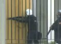 “Protesta, sfida më e madhe për Ramën”, Reuters: Policia shqiptare qëllon me plumba gome studentët