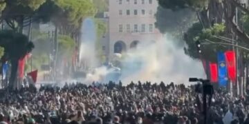 Ervin Salianji: Rama të dorëhiqet ose do të shporret nga qytetarët