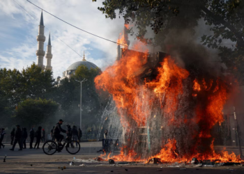 New York Times: Protesta studentore përshkallëzohet në dhunë, shtohen thirrjet për dorëheqjen e kryeministrit