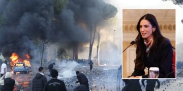 “Rinia nuk është armiku i shtetit, por e ardhmja e tij”/ Emina Çunmulaj në mbështetje të protestës: Zëri i tyre s’mund të heshtet me dhunë