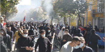 Revolta kundër Ramës/ Studentët dhe pedagogët protestojnë sot në orën 14:00 para Ministrisë së Arsimit
