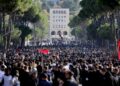 “Opozita jemi ne!”/ Gazeta italiane pasqyron protestën në Tiranë: Studentët kundërshtojnë përfshirjen e PD-së