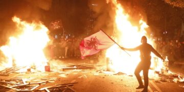 Kur proteston rinia, bie qeveria! Tani e ka fjalën dhe rradhën uragani studentor