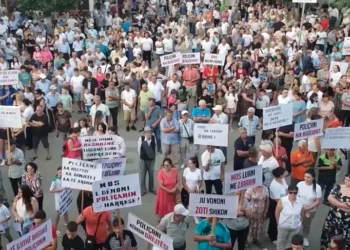 Shoqata e të zgjedhurve vendorë i drejtohet KE: Ndaloni ndryshimin e njëanshëm të kufijve të bashkive