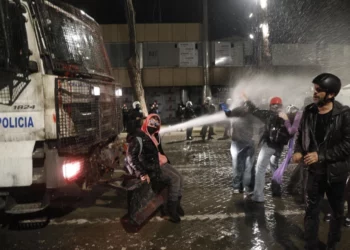 ‘Më keq se në komunizëm’, gazeta e njohur holandeze: I madh e i vogël janë ngritur në protestë kundër Edi Ramës