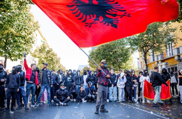 Rama “duart e huaja” i kërkon si alibi për shmangien e përgjegjësisë politike