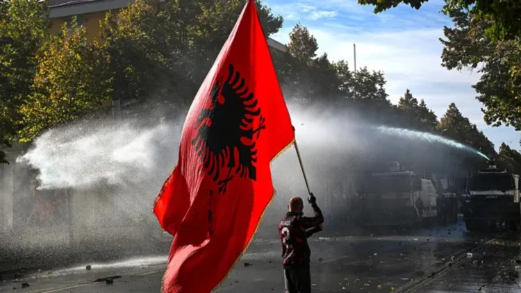 Dy kongresmenë republikanë i kërkojnë Rubios kufizime vizash për zyrtarët shqiptarë dhe mbrojtjen e protestuesve
