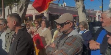 Vlonjatët dalin në protestë! Kërkojnë jo pezullimin e punimeve, por anulimin e projektit për muzeun hebraik