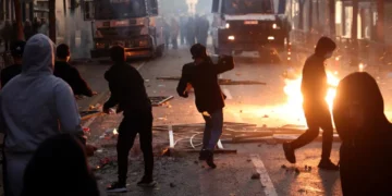 “Reuters” artikull për protestën: Studentët shqiptarë ngrihen për arsimin dhe punësimin, përleshje me policinë