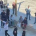 Qytetarët e Durrësit kundër projektit TID, hedhin vezë drejt godinës së Bashkisë