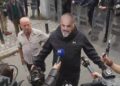 Tubimi në Tiranë, protestuesi i maskuar si Rama: Do i mbrojmë studentët deri në vdekje!