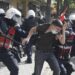“Arrestoje, por mos e qëllo në kokë!” Prindërit e protestuesve denoncojnë dhunën policore