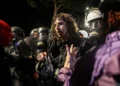 ‘Shqipëria ndodhet nën diktaturë’/ Gazeta franceze: Përçmimi i Ramës dhe dhuna policore ndezin revoltën e të rinjve