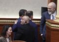 Rama shtypi zërat kritikë brenda PS për hartën e re territoriale, i paralajmëroi me përjashtim