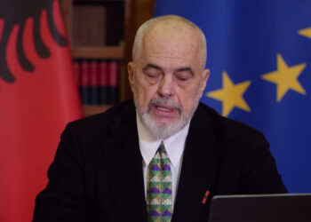 Avokatët reagojnë ashpër: Rama po rikthen ‘fletërrufetë’ e komunizmit, duke denigruar qytetarët