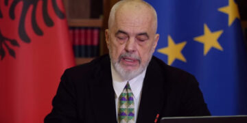 Avokatët reagojnë ashpër: Rama po rikthen ‘fletërrufetë’ e komunizmit, duke denigruar qytetarët