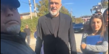 “O hajdut!” Banorët e zonës së ish-Uzinës e presin me protesta Ramën: Në burg do përfundosh