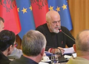 Dy deputetë të PS i thonë jo hartës së re territoriale, ja kush votoi kundër shkrirjes së 15 bashkive!