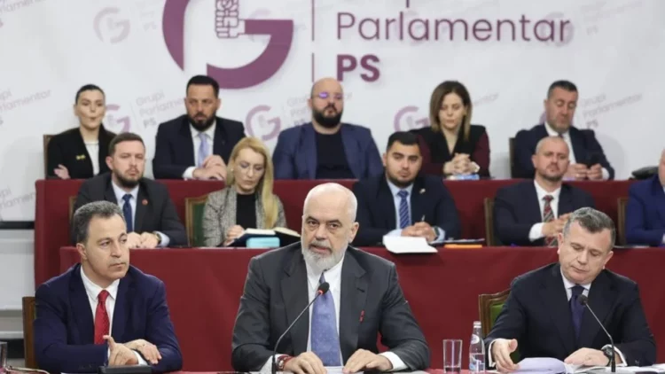 Ishte parashikuar për sot, anulohet mbledhja e zgjeruar e Grupit Parlamentar të PS