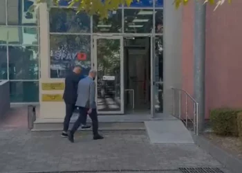 I akuzuar për shkelje të barazisë në tendera, ish-kreu i ARRSH-së paraqitet sërish në SPAK