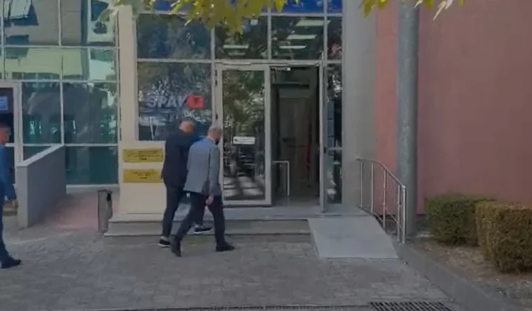 I akuzuar për shkelje të barazisë në tendera, ish-kreu i ARRSH-së paraqitet sërish në SPAK