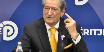 Berisha: Rama në mëngjes i fton për dialog dhe më pas i kërcënon, ndërtoi sarajet me paratë e tyre