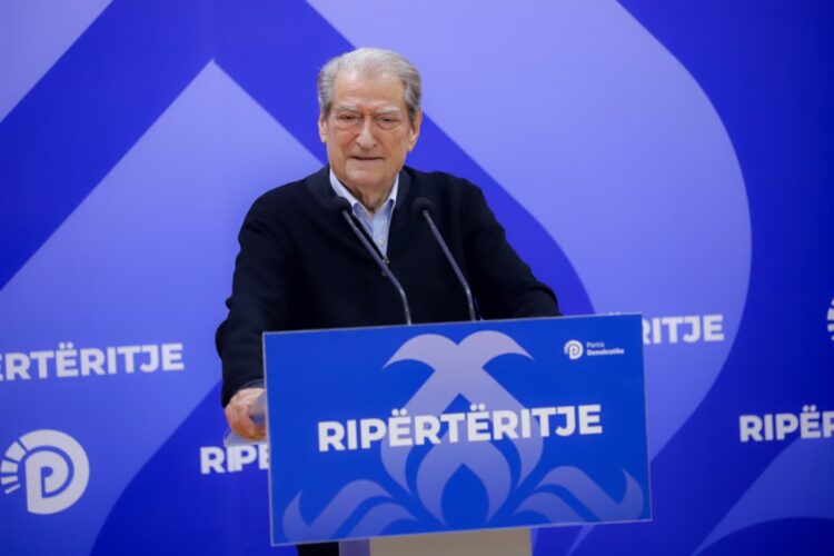 Berisha: Rama foli sot me gjuhën e të atit xhelat, si një narkobandit ordiner ai përdori çdo fyerje kundër të rinjve