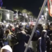 “Bashkohuni në çlirimin final më 28 nëntor”/ I riu thirrje për mobilizim: Rama dhe Berisha të zhbëjnë Kushtetutën e vitit 2008