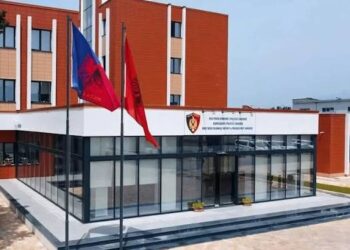 Dështon vrasja në Shkodër, i riu shkon në kalçeto për të ekzekutuar ish-shokun, por nuk i shkrep arma