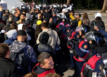 Shoqata e Policëve të Liruar apel efektivëve në detyrë: Mos iu nënshtroni presioneve politike! Të shtunën le të jemi pranë rinisë