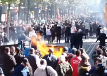 Përplasje me policinë, FNSH ndërhyn me dhunë ndaj studentëve, fillojnë shoqërimet