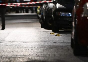 Tronditet sërish Gjilani/ Babai vret me armë zjarri djalin, arratiset nga vendngjarja