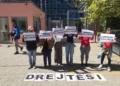 “Arrestoni Ballukun”/ Protestë sërish para SPAK