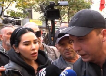 Studentët refuzojnë deputetët demokratë: S’duam persona që janë simbol i partive që na kanë rrënuar