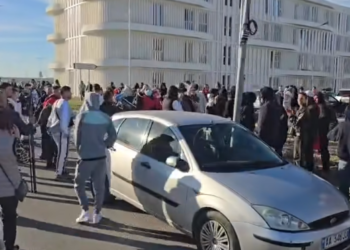 Protesta e studentëve përhapet edhe në qytete të tjera, bojkotohet mësimi në Durrës e Korçë: Rama të japë dorëheqje