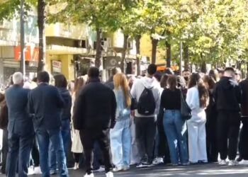 “O tradhtar jep dorëheqjen”/ Studentët para ministrisë së Arsimit kërkojnë largimin e Ramës: Pa rini nuk ka Shqipëri