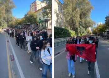 Studentët e Mjekësisë marshojnë drejt Ministrisë së Arsimit: Kërkojmë revolucion!