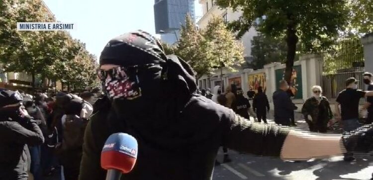 Studenti i Mjekësisë në protestë: Rama nuk ikën në mënyrë paqësore, ky është revolucion
