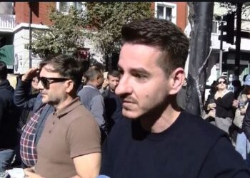 Ish-zv.ministri i Arsimit, Taulant Muka bashkohet me protestuesit: Ditët dhe orët e Ramës janë të numëruara!