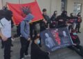 Revoltë në Shkodër, studentët godasin me gurë dhe thyejnë xhamat e bashkisë