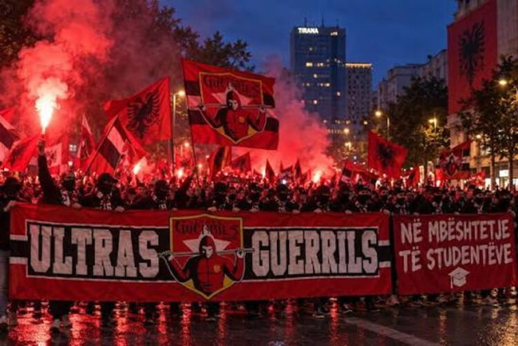 “Në mbështetje të studentëve“  ‘Guerrils’ bojkoton stadiumet: Kundër dhunës policore ndaj popullit
