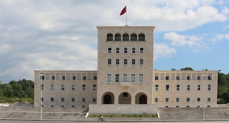 Mbi 100 pedagogë kundër dhunës ndaj studentëve, Forumi i Dialogut Politik thirrje universiteteve: Solidariteti duhet dëshmuar!