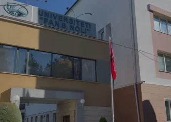 Në mbështetje të protestave në Tiranë, vijon bojkoti i studentëve të universitetit ‘Fan Noli’ Korçë