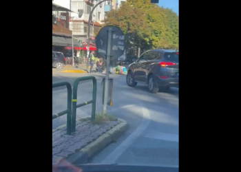 Aksident në kryqëzimin e Vasil Shantos, motori përplas këmbësorin