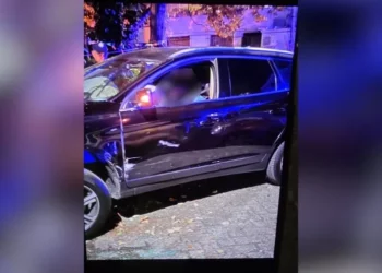U gjet i pajetë në makinë te ‘Komuna e Parisit’, 46-vjeçari ishte shoferi i deputetit të PS